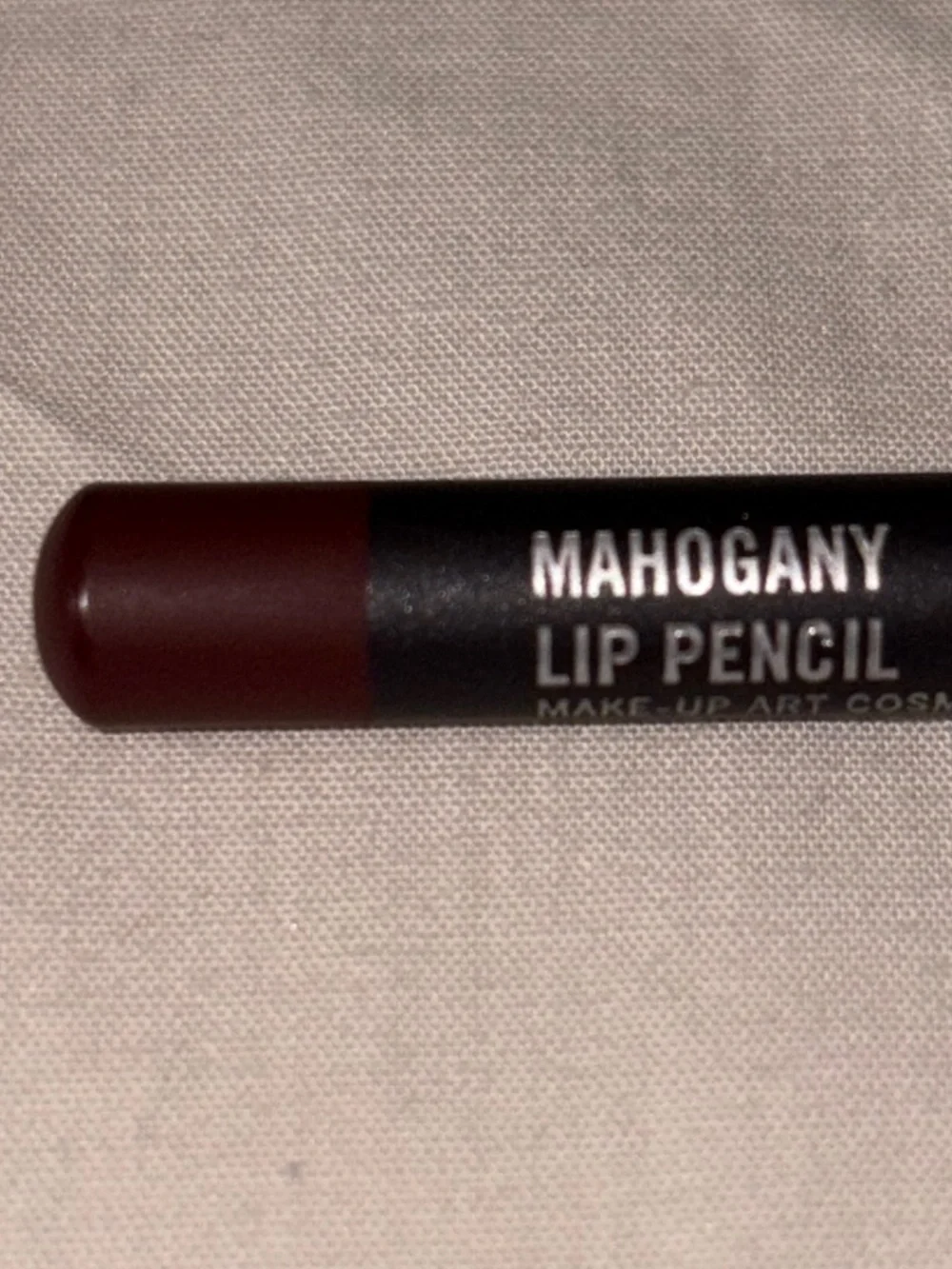 MAC Cosmetics intense reddish